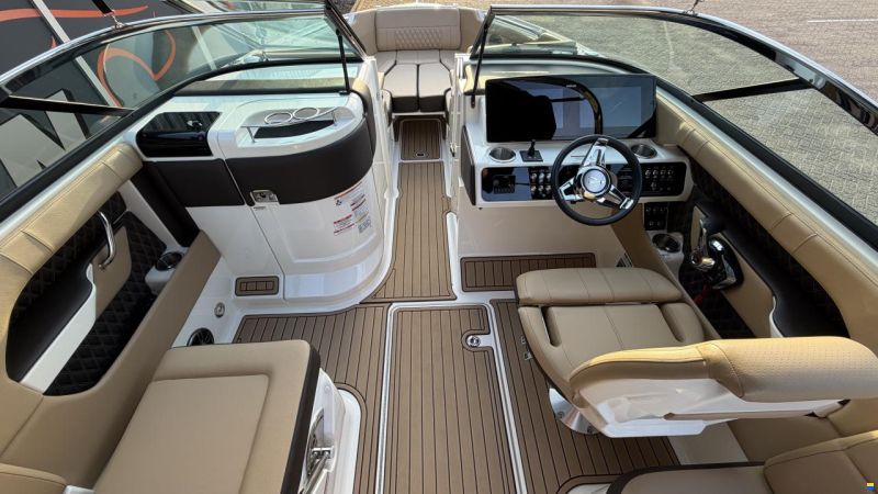 Sea Ray SLX 250