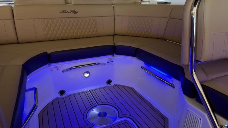 Sea Ray SLX 250