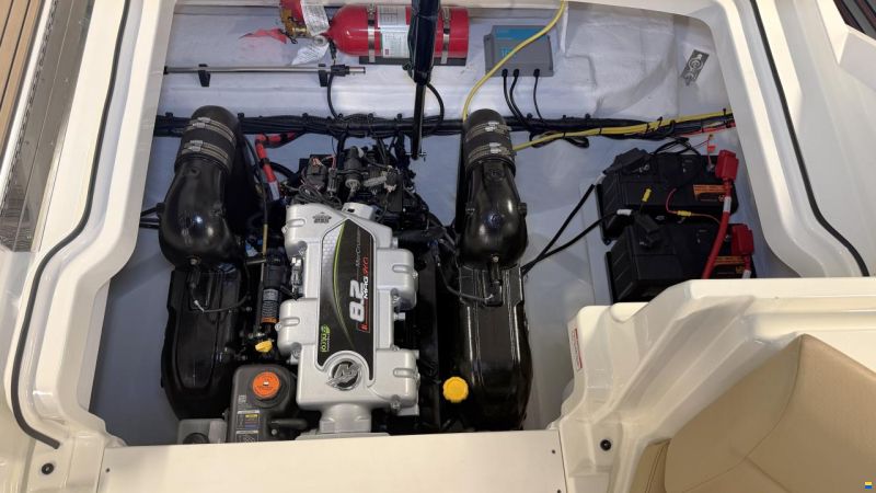 Sea Ray SLX 250