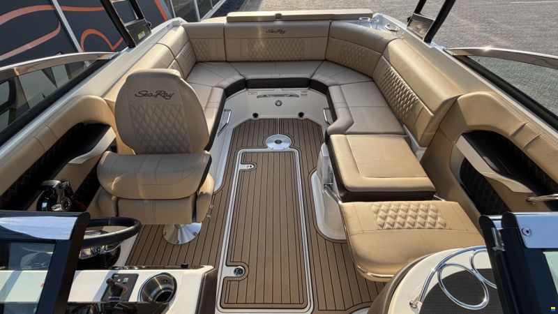 Sea Ray SLX 250