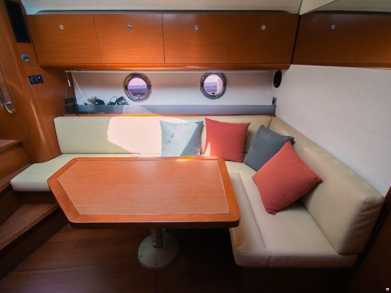 Beneteau Grand Turismo 38