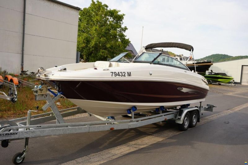 Sea Ray 240 SUNDECK