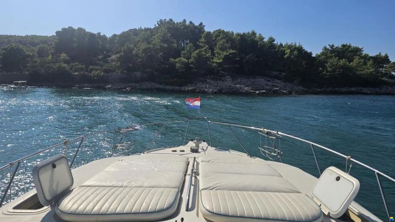 Bayliner 3255 Avanti Express Cruiser