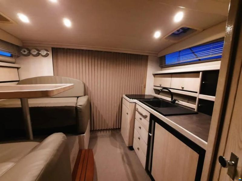 Bayliner 3255 Avanti Express Cruiser