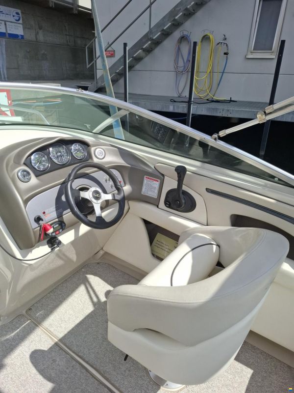 Sea Ray 220 Sun Sport