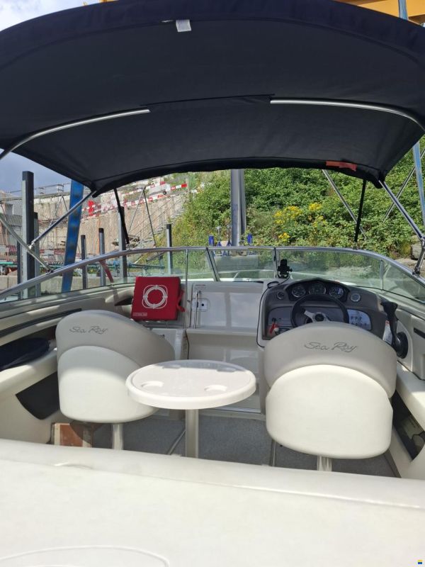 Sea Ray 220 Sun Sport