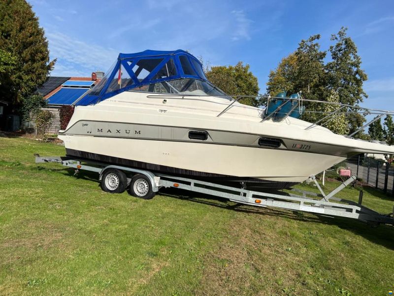 Maxum 2400 SCR