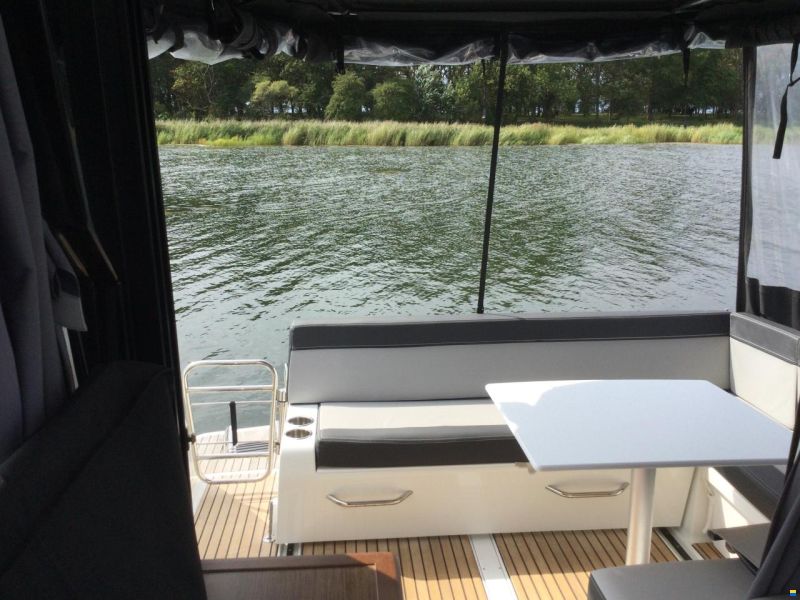 Jeanneau Merry Fisher 895