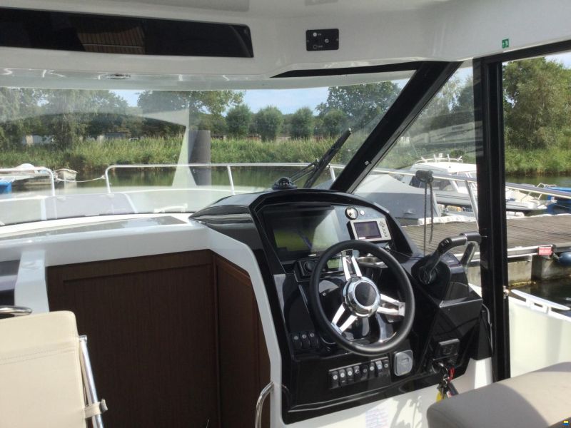 Jeanneau Merry Fisher 895