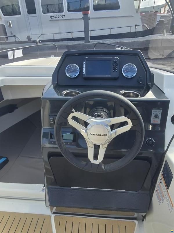 Quicksilver Activ 605 Sundeck mit 150PS