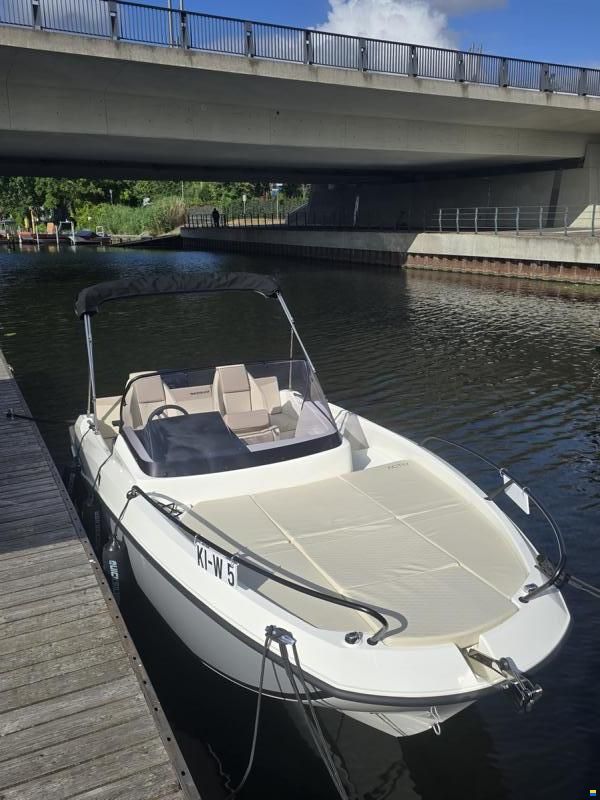 Quicksilver Activ 605 Sundeck mit 150PS