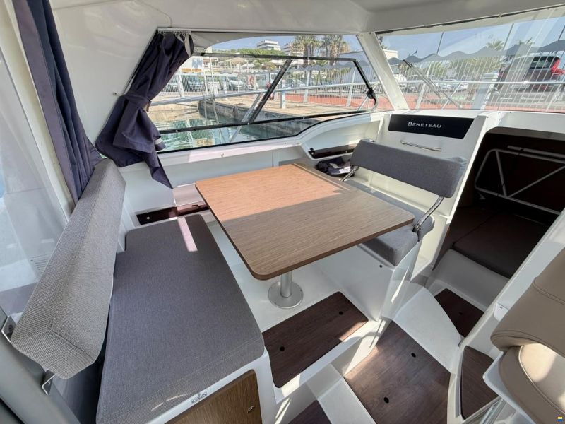 Beneteau Antares 8