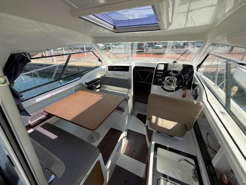 Beneteau Antares 8
