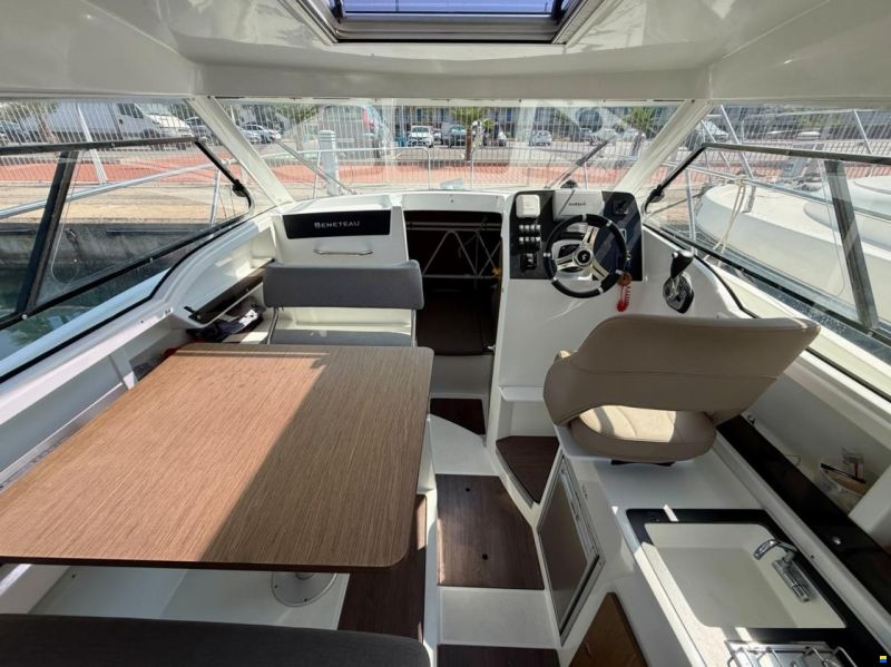 Beneteau Antares 8