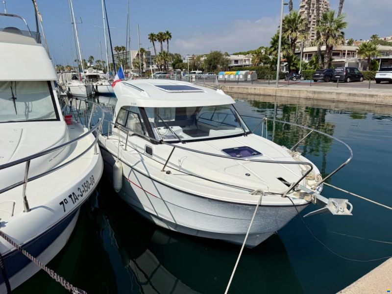 Beneteau Antares 8