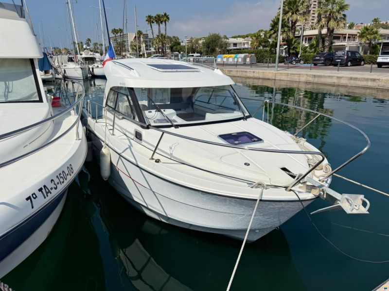 Beneteau Antares 8