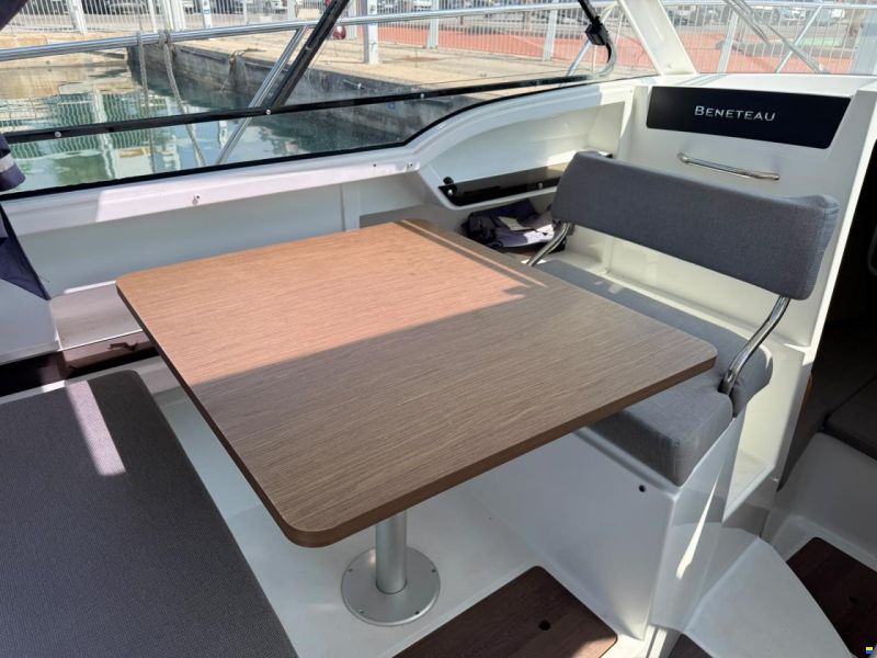 Beneteau Antares 8