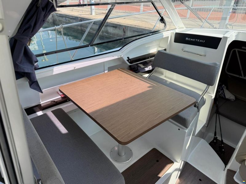 Beneteau Antares 8