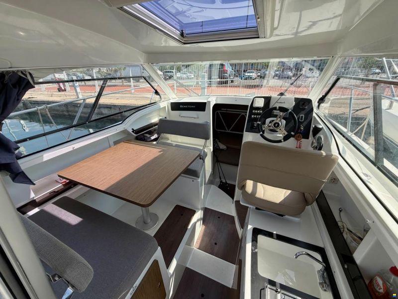 Beneteau Antares 8