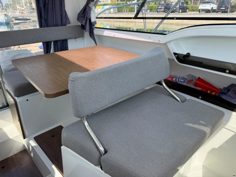 Beneteau Antares 8