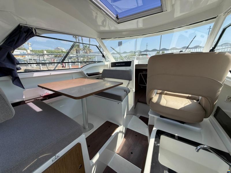 Beneteau Antares 8