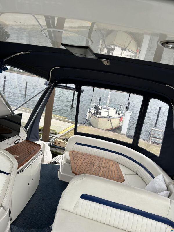 Monterey 375 Sport Yacht