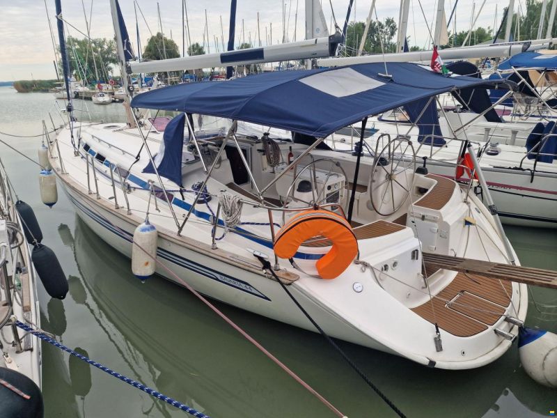 Bavaria 44
