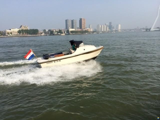 Snel varende aluminium motorboot