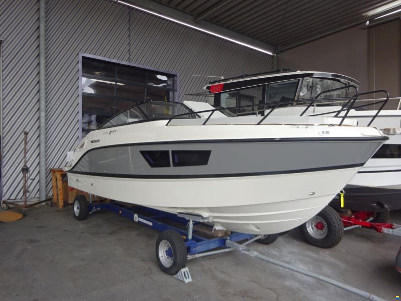 Quicksilver Activ 805 Cruiser