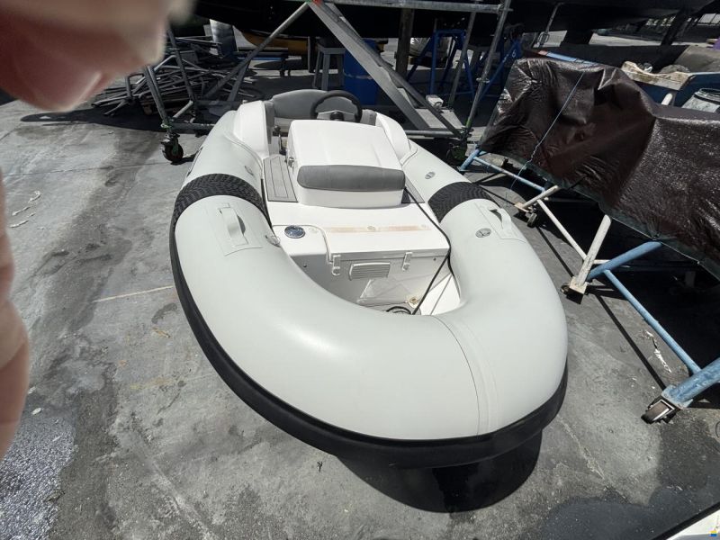 Pirelli J29 Jet Tender