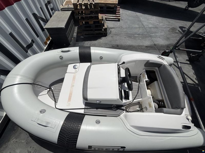 Pirelli J29 Jet Tender