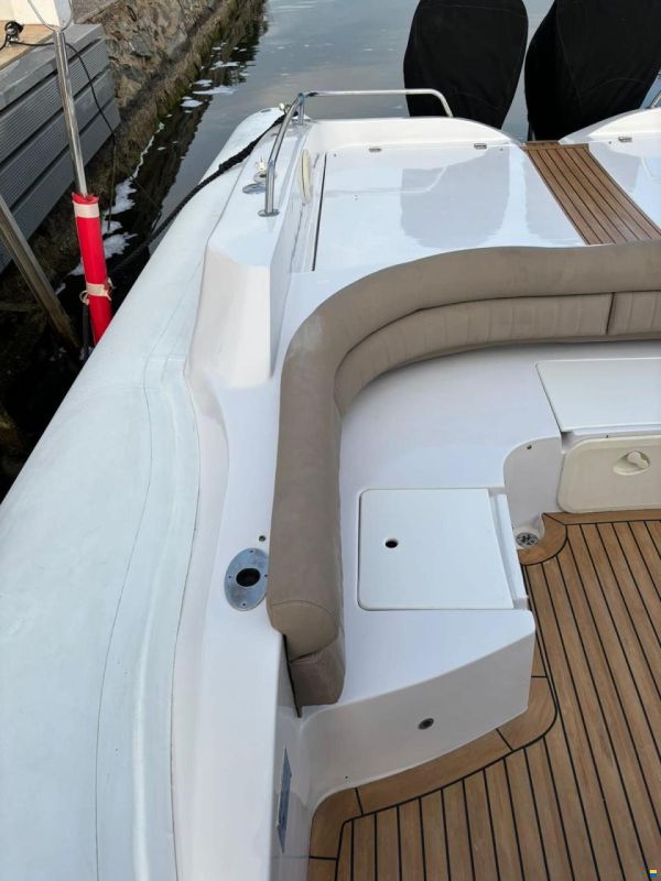 SACS Stratos 12