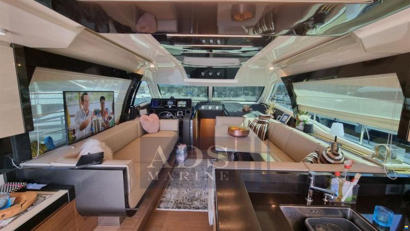 Ferretti 550