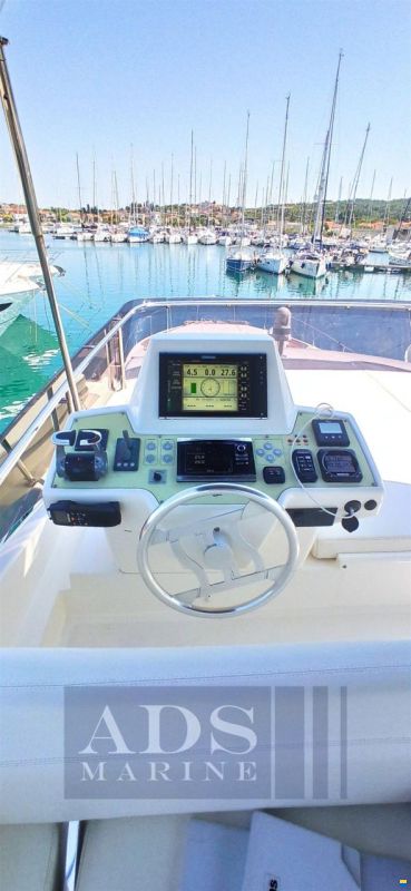 Ferretti 550