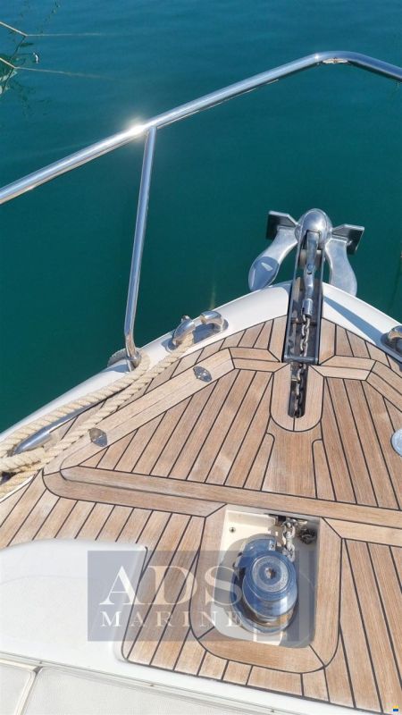 Ferretti 550