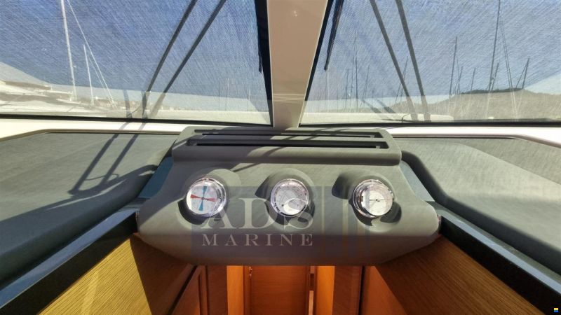 Ferretti 550