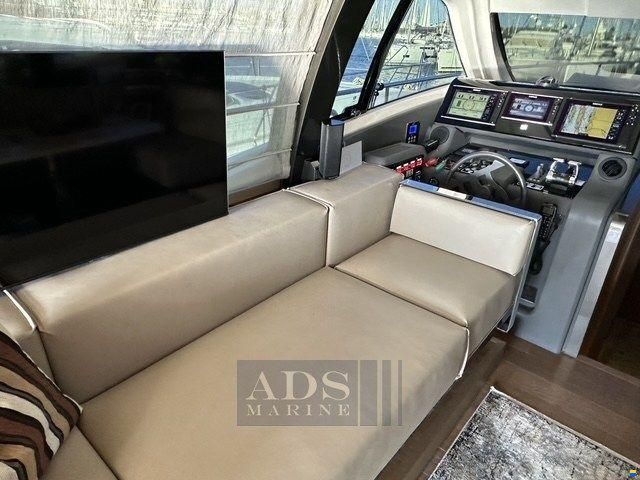 Ferretti 550