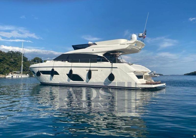 Ferretti 550
