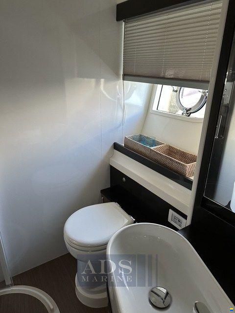 Ferretti 550