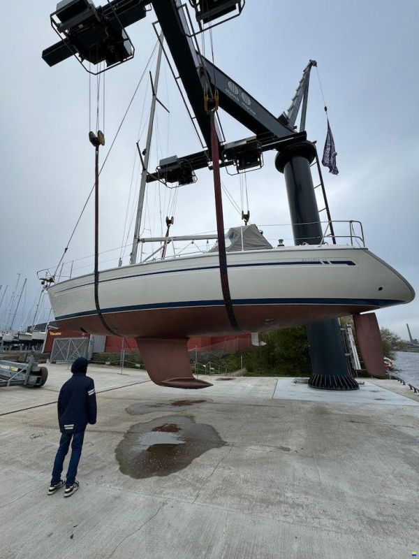 Bavaria 37.3