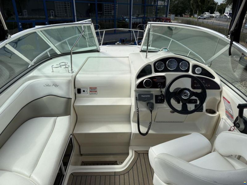 Sea Ray Sundancer 275