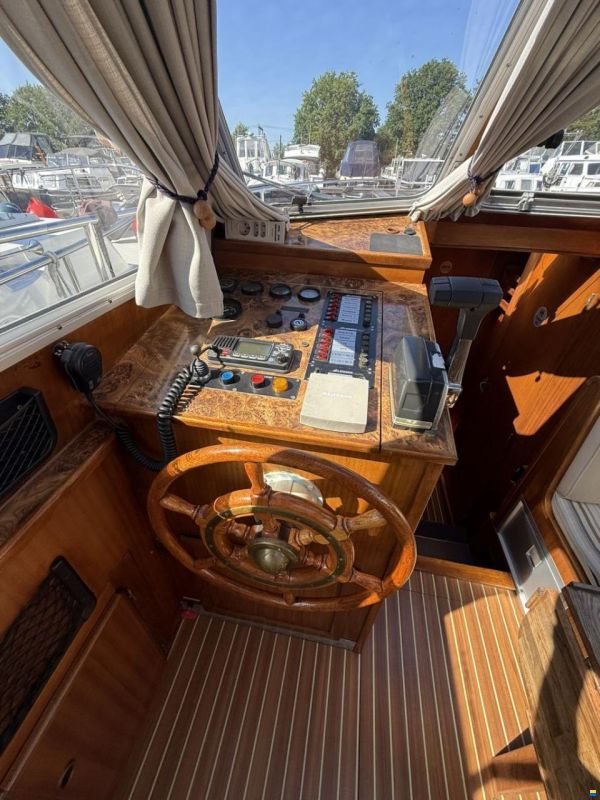 Linssen 35SE