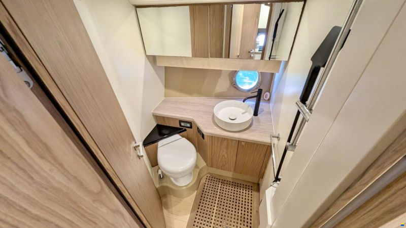 SESSA MARINE C43 – 680 H – VOLVO D6 IPS
