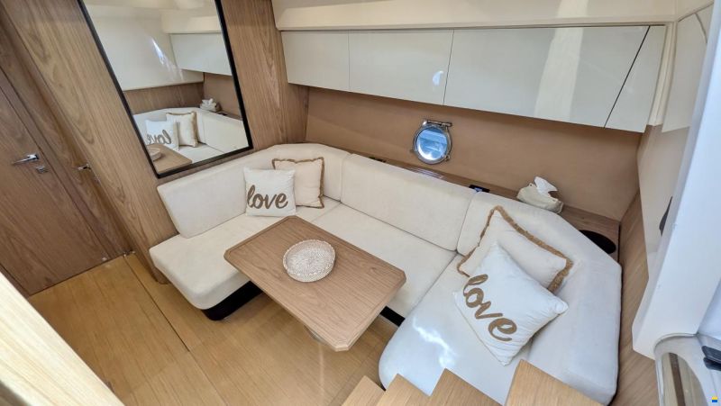 SESSA MARINE C43 – 680 H – VOLVO D6 IPS