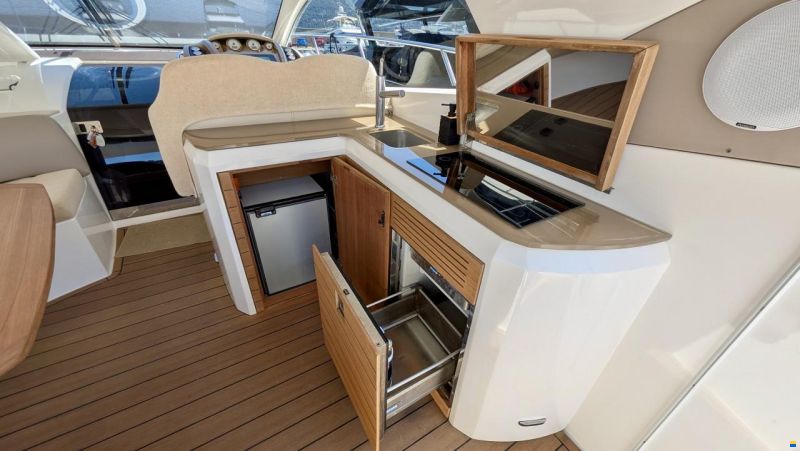 SESSA MARINE C43 – 680 H – VOLVO D6 IPS