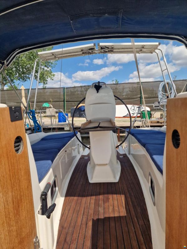 Bavaria 35