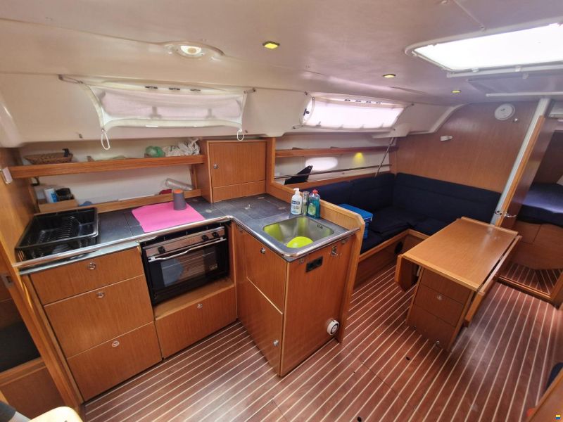 Bavaria 35
