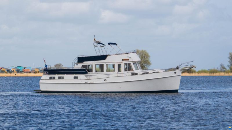 American Marine 49 motoryacht
