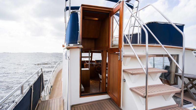 American Marine 49 motoryacht
