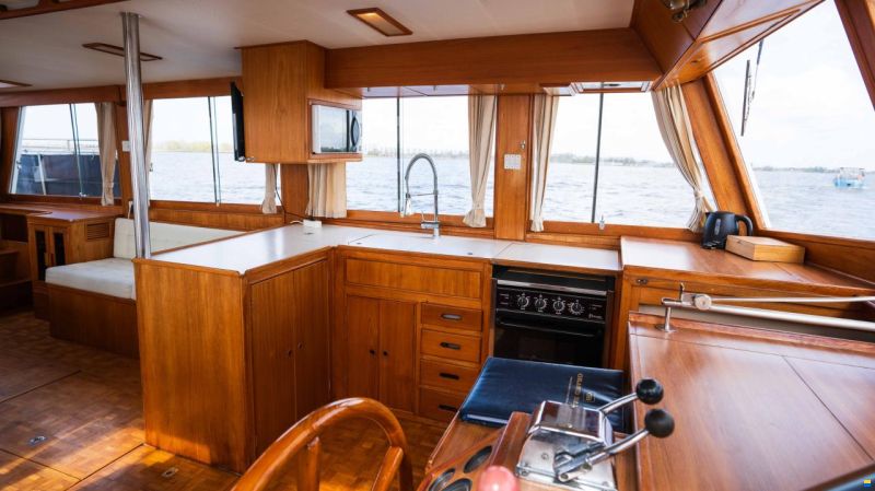American Marine 49 motoryacht